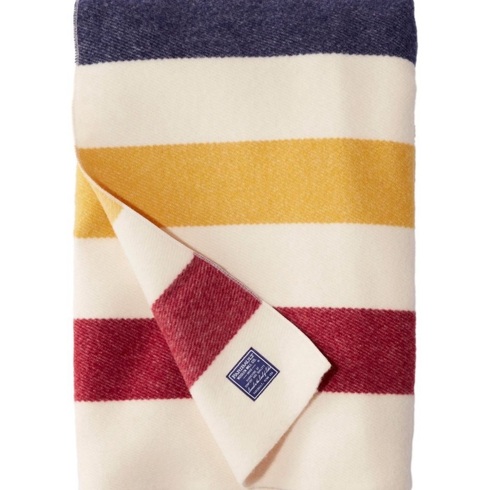 LL Bean Frontier Wool Blanket Queen size